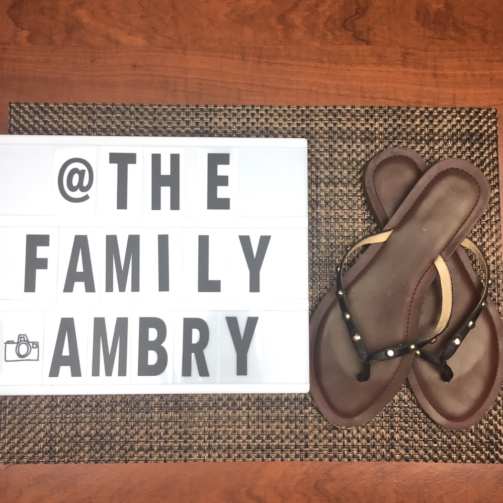 BCBGengeration Black w/Gold Studs Flip Flops Size9